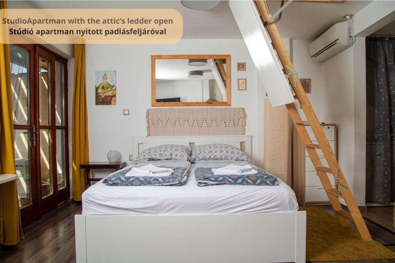 Tulip Home Guest House Vac Exterior photo